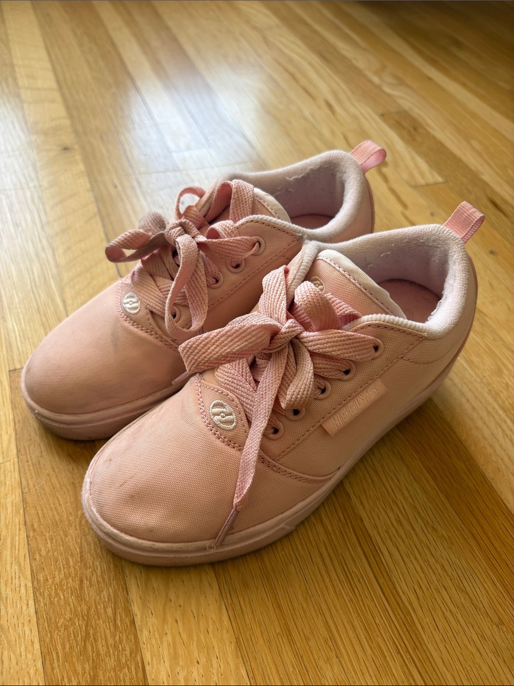 Heelys Kids size1 Blush Pink Lace-Up Sneakers